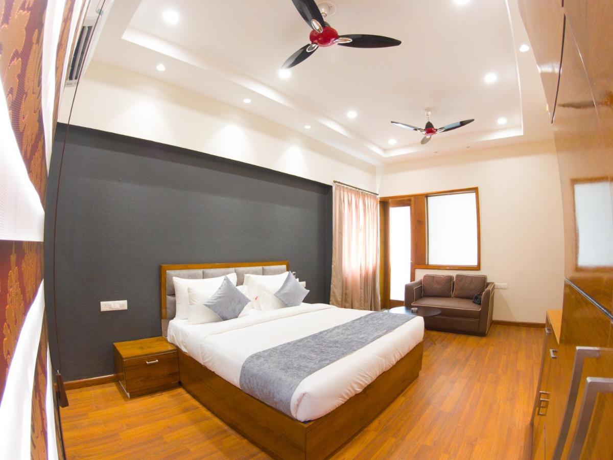 Hotel Vishal Imperial Rohtak Экстерьер фото