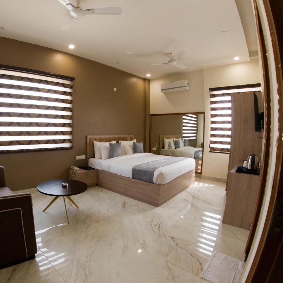 Hotel Vishal Imperial Rohtak Экстерьер фото